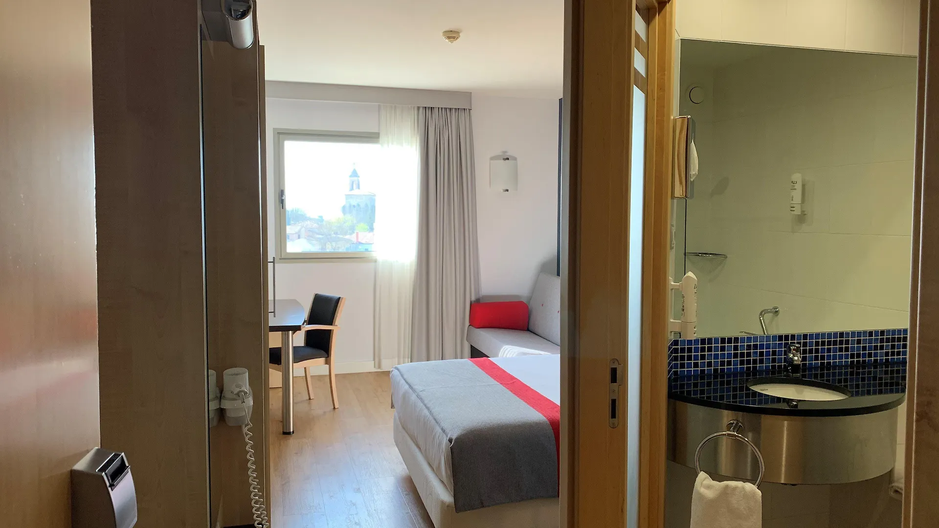 Holiday Inn Express Vitoria By Ihg Hotel