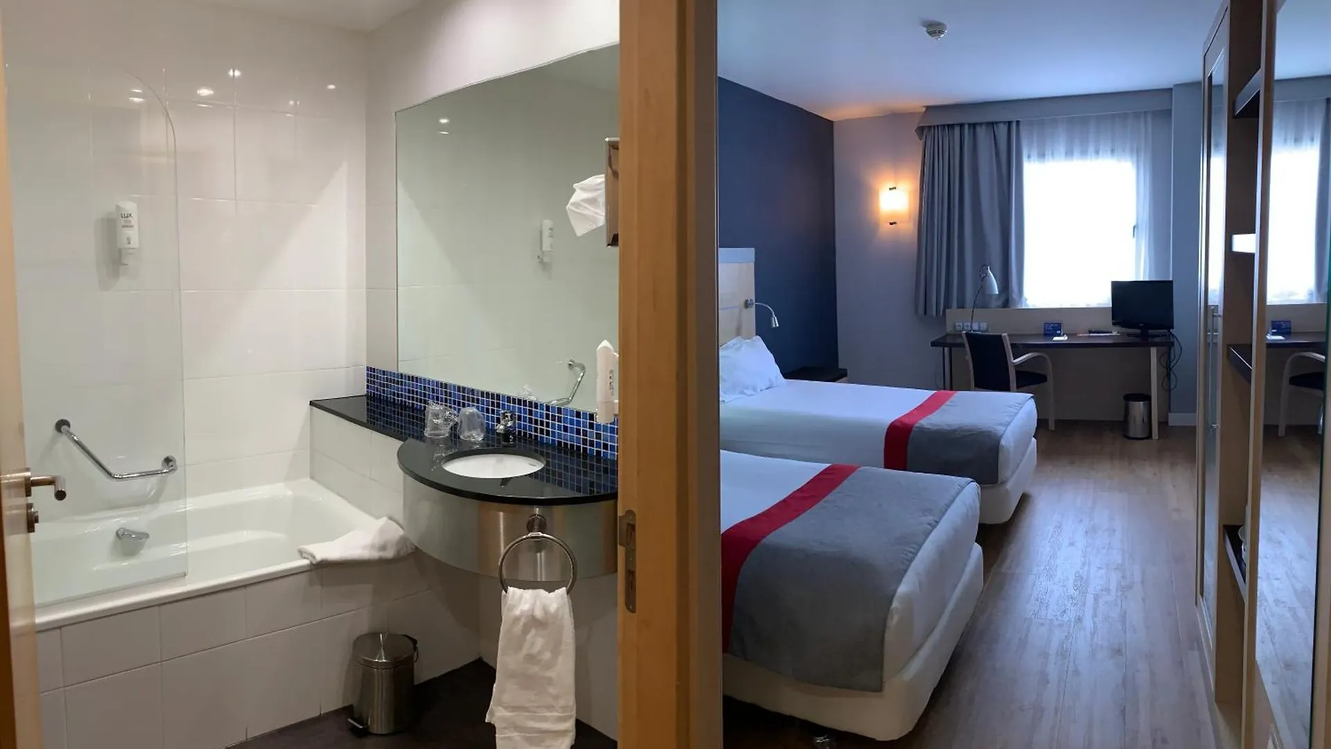 Holiday Inn Express Vitoria By Ihg