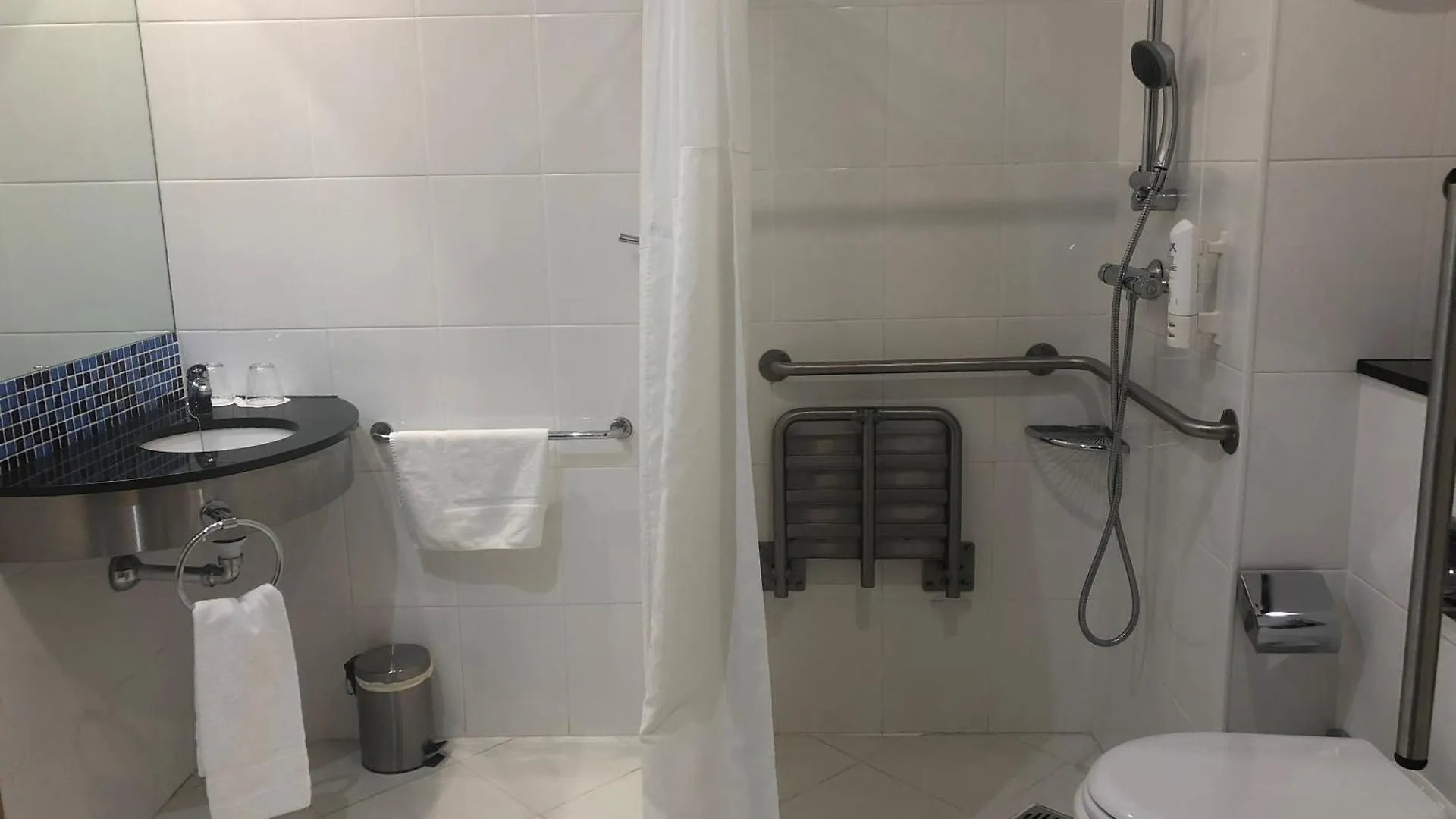 Holiday Inn Express Vitoria By Ihg Hotel
