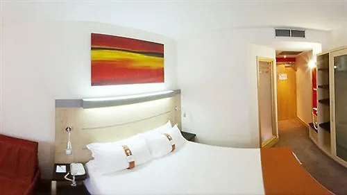 Holiday Inn Express Vitoria By Ihg